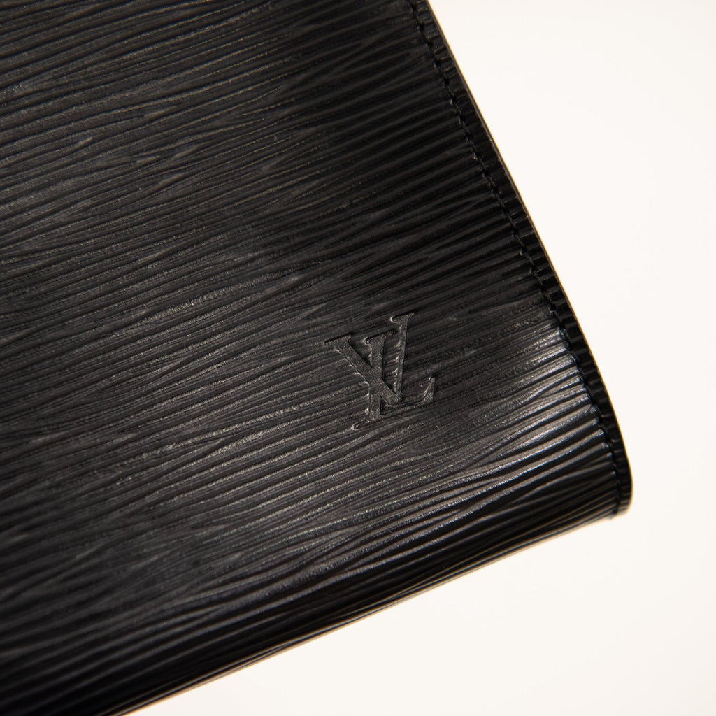 LOUIS VUITTON Epi Pochette Bag