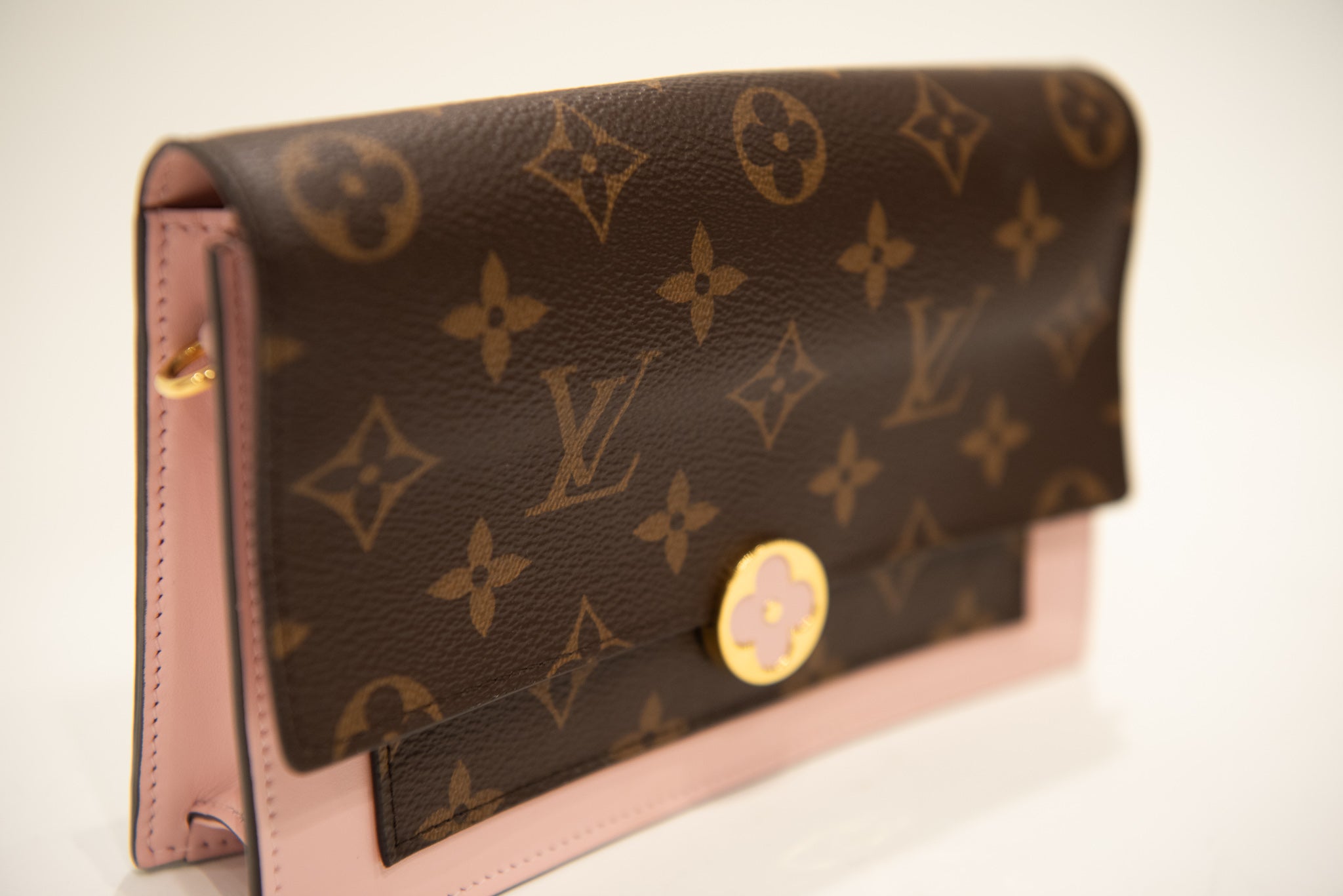 LOUIS VUITTON Flore Wallet On Chain