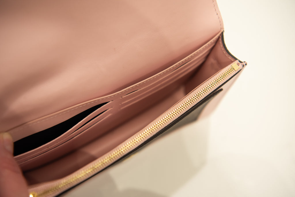 LOUIS VUITTON Flore Wallet On Chain