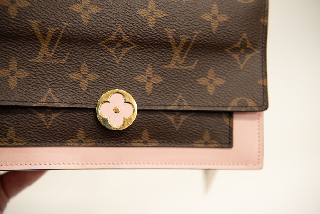 LOUIS VUITTON Flore Wallet On Chain