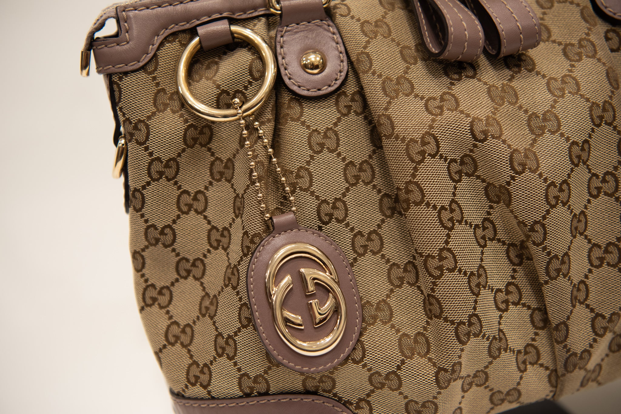 GUCCI Sukey GG Canvas Handbag