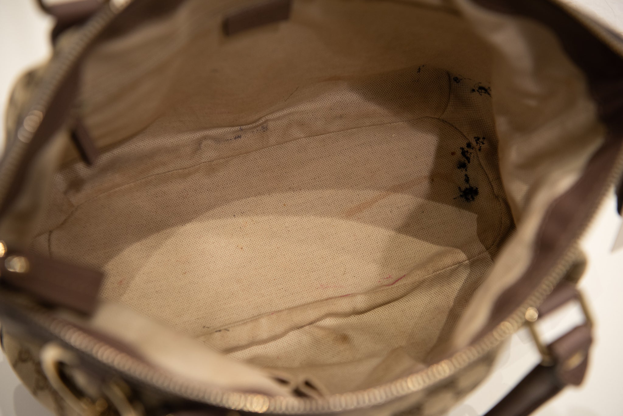 GUCCI Sukey GG Canvas Handbag