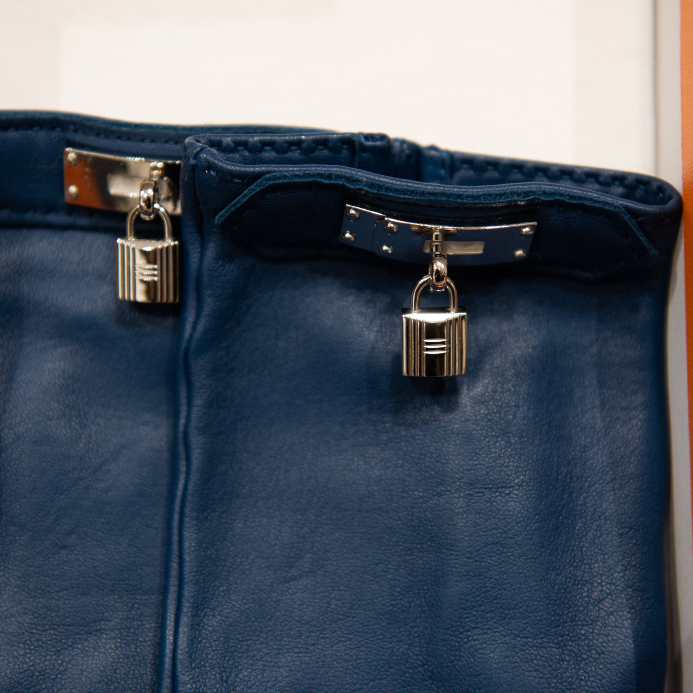 HERMES Lambskin Leather Gloves